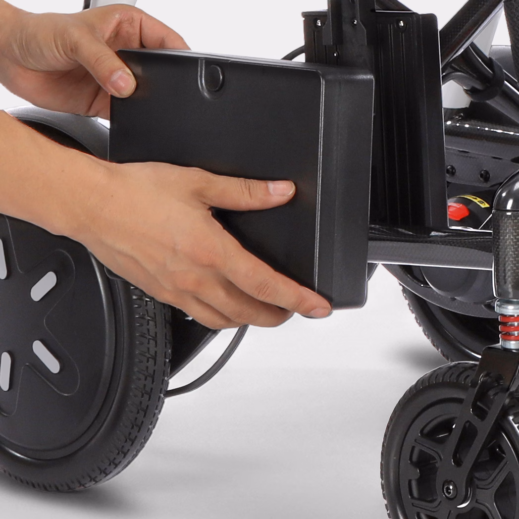 <h3>Airline-Friendly Battery</h3>10Ah, 24V lithium-ion battery detaches from device and can be brought on plane as carry-on.
